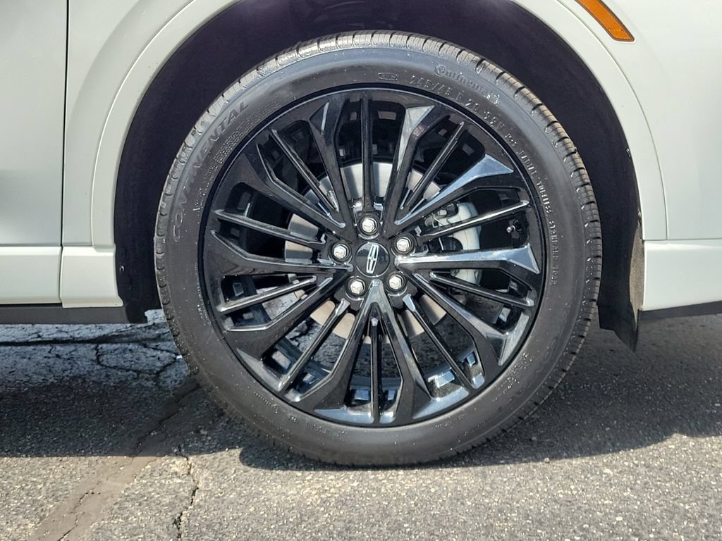 Certified 2023 Lincoln Corsair Reserve w/ Equipment Group 201A AWD/4WD image 9