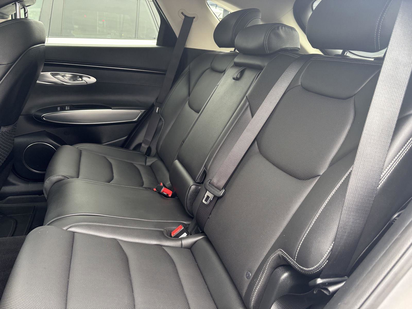 Used 2024 Genesis GV70 2.5T w/ Select Package image 24