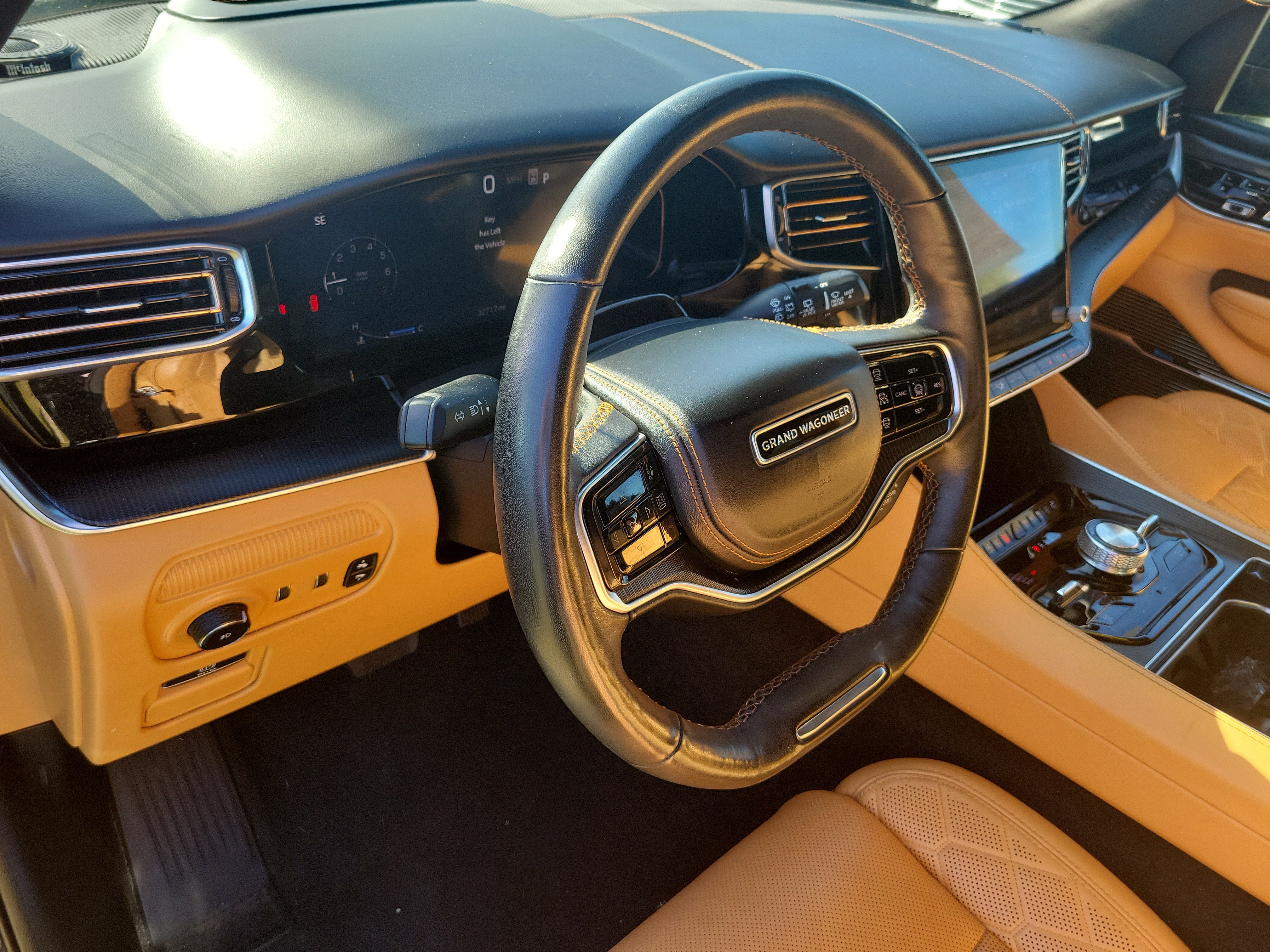 Used 2025 Jeep Grand Wagoneer Series III w/ Rear Seat Video Group 1 AWD/4WD image 26