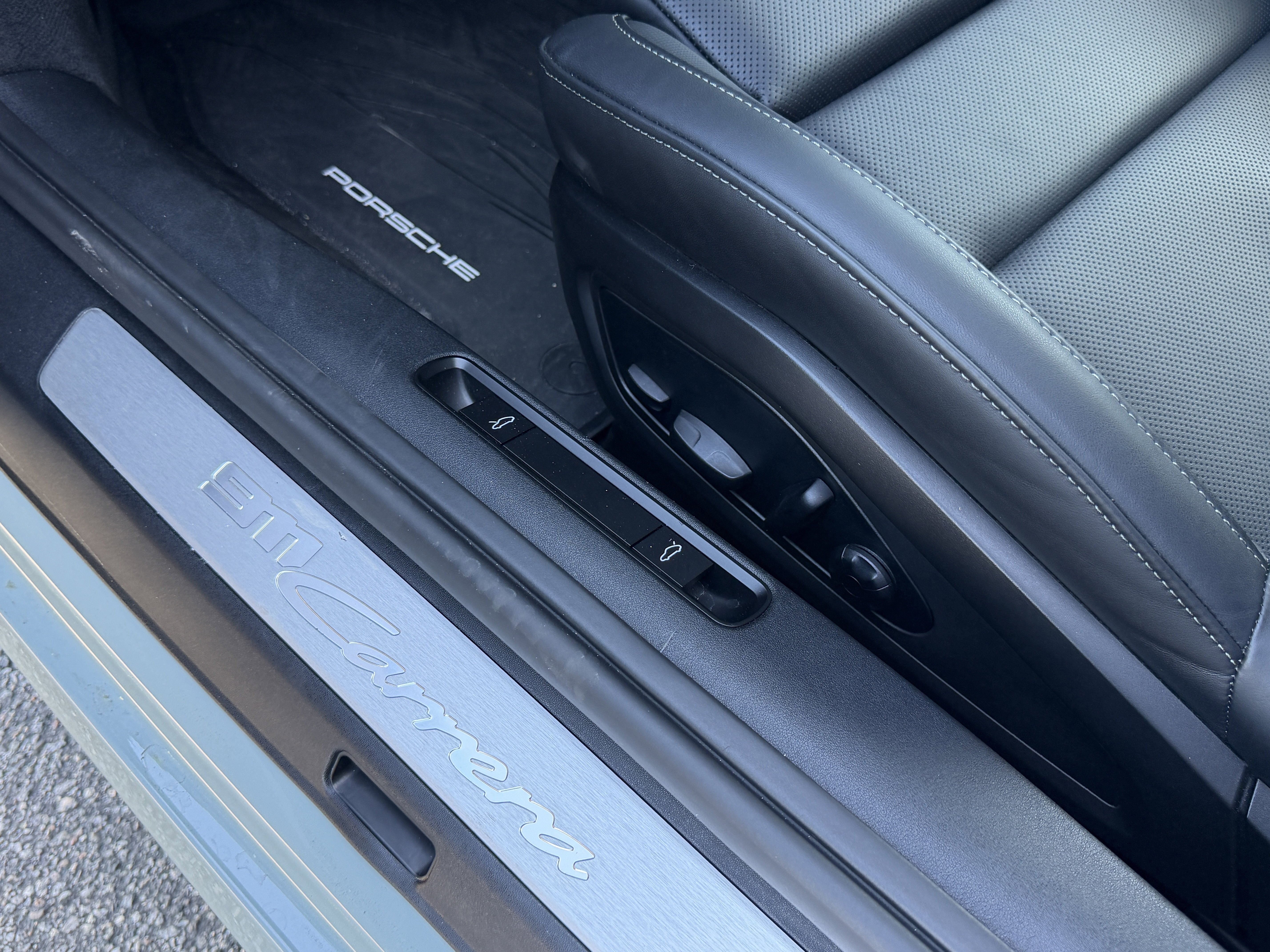 Certified 2025 Porsche 911 Carrera image 18