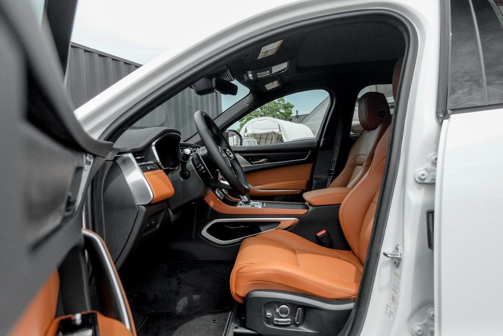 New 2026 Jaguar F-PACE R-Dynamic S image 10