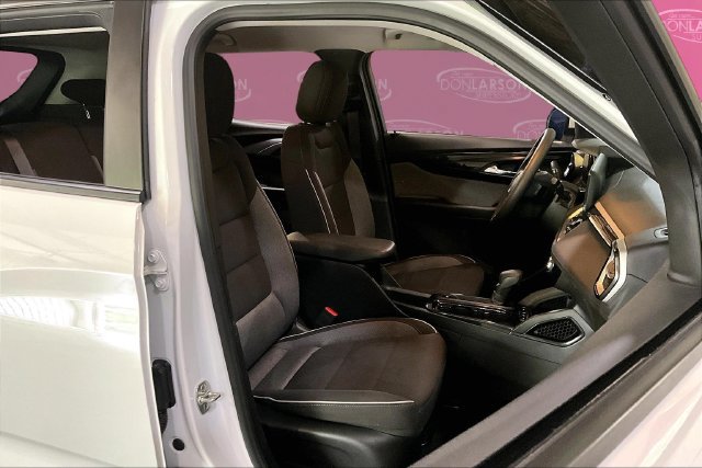 Used 2025 Chevrolet TrailBlazer LT AWD/4WD image 17