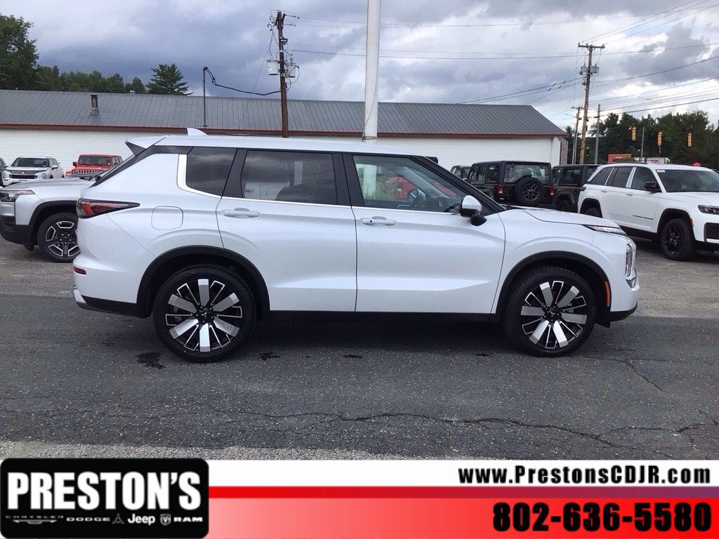 Used 2025 Mitsubishi Outlander SE AWD/4WD image 9