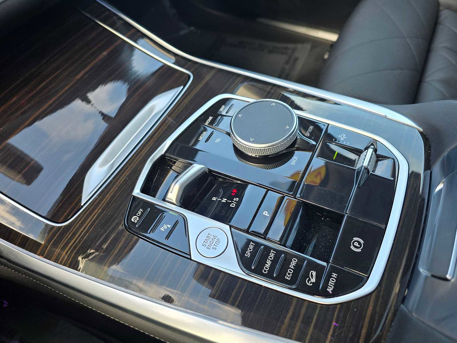 Used 2024 BMW X7 xDrive40i image 33