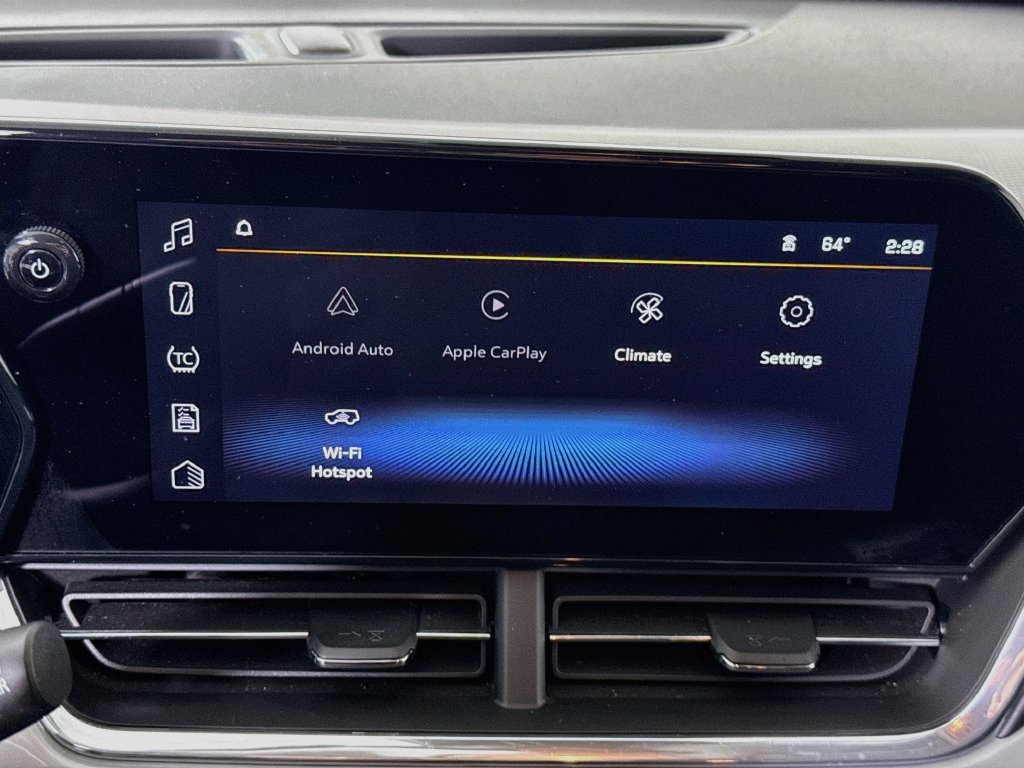 Used 2025 Chevrolet Trax LT w/ Sunroof Package FWD image 6