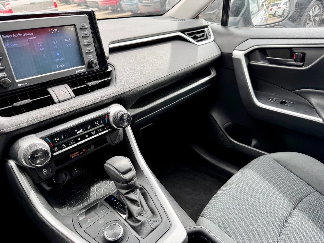 Used 2020 Toyota RAV4 LE AWD/4WD image 74