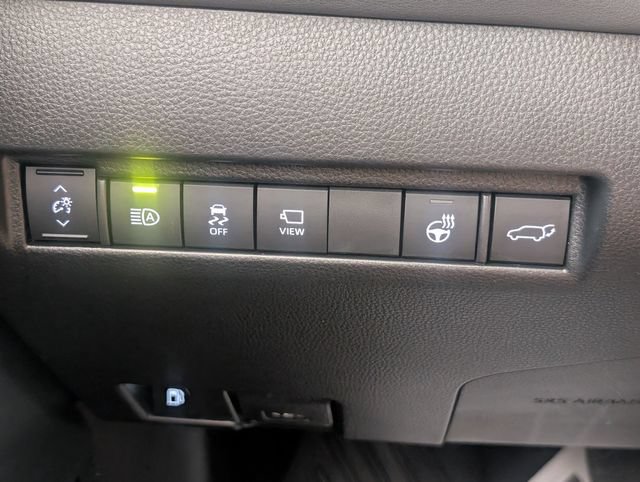 Used 2023 Toyota Venza Limited AWD/4WD image 15