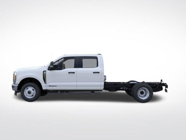 New 2026 Ford F350 XL w/ XL Chrome Package image 3