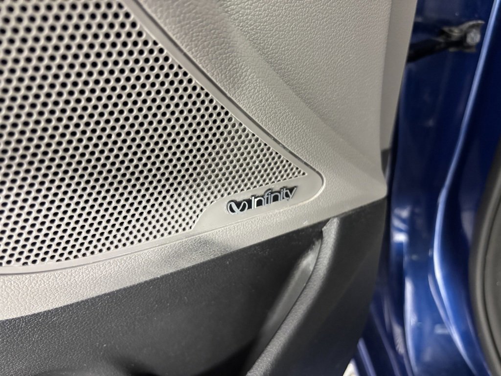 Used 2017 Hyundai Elantra Limited w/ Limited Tech Package 04 image 15