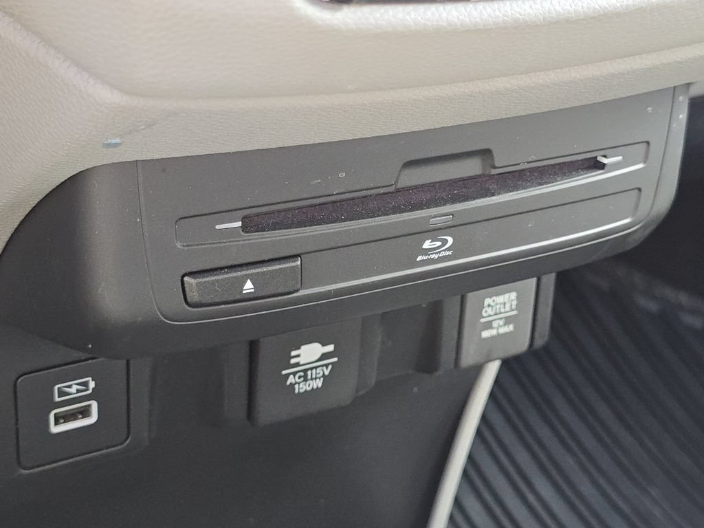 Used 2023 Honda Odyssey Touring image 32