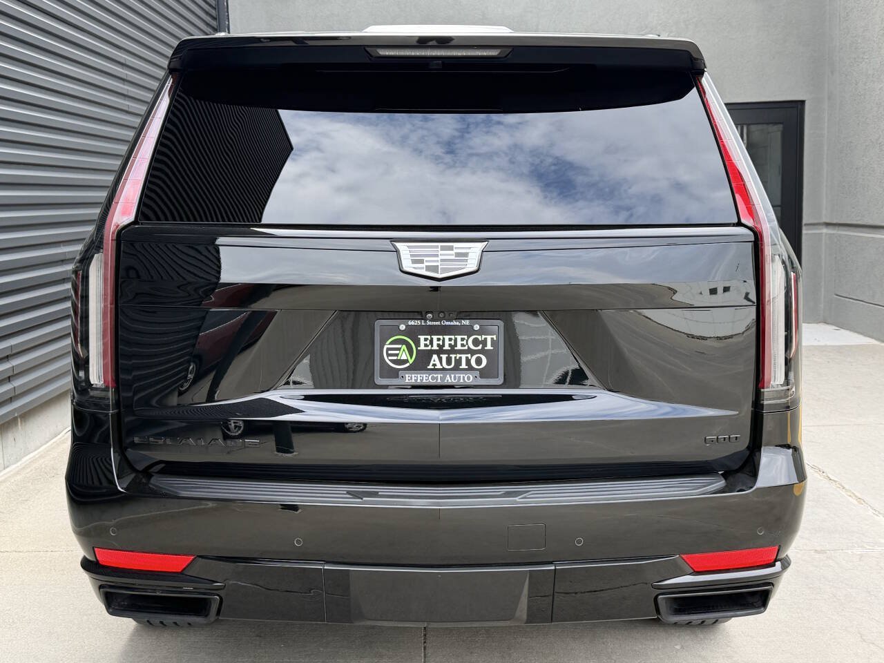 Used 2023 Cadillac Escalade ESV Sport Platinum w/ LPO, ONYX Package AWD/4WD image 13
