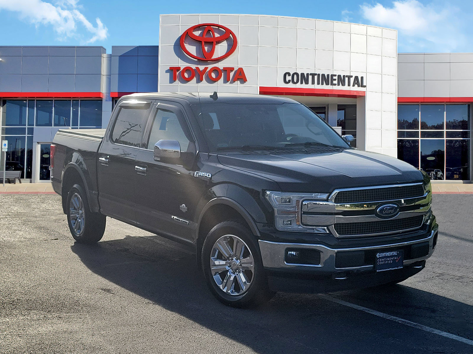 Used 2018 Ford F150 King Ranch w/ Equipment Group 601A Luxury AWD/4WD image 2