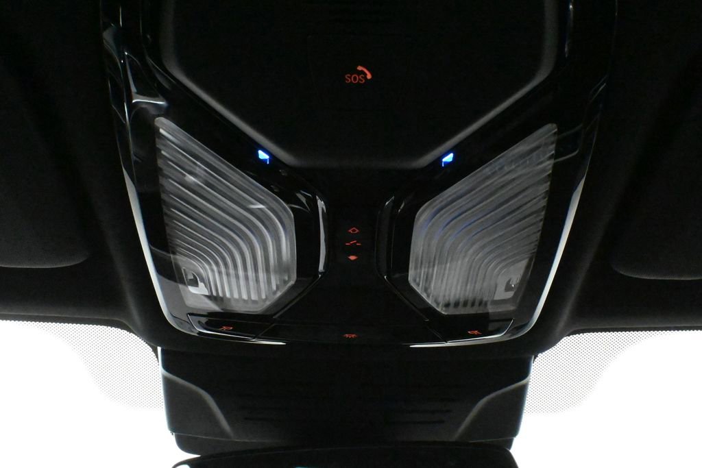 Used 2025 BMW X5 xDrive50e w/ M Sport Package image 22