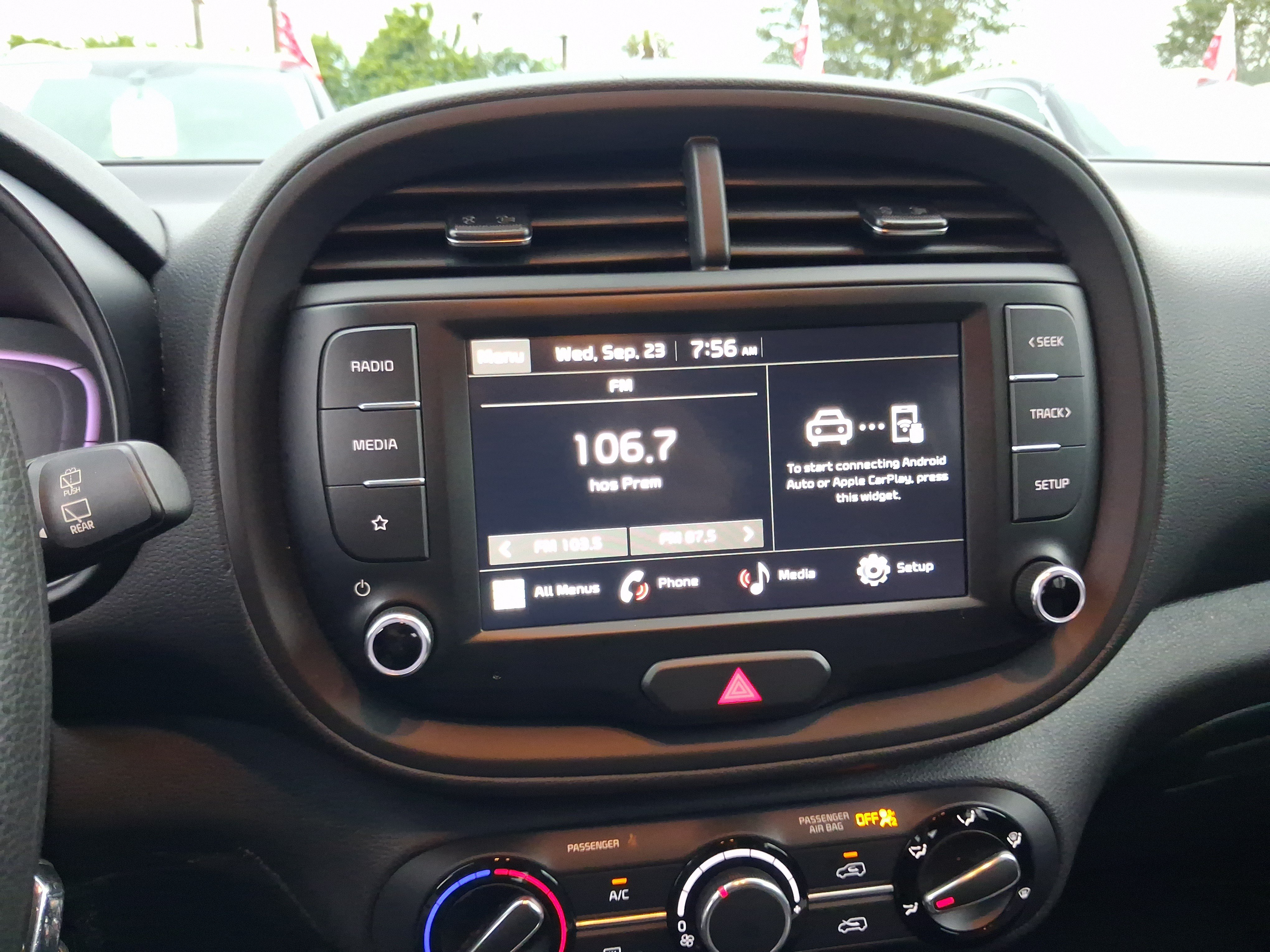 Used 2023 Kia Soul LX FWD image 19