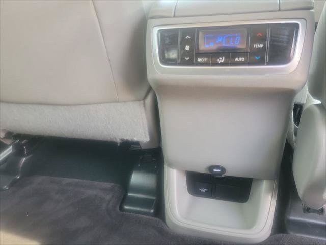 Certified 2016 Toyota Highlander XLE FWD image 31