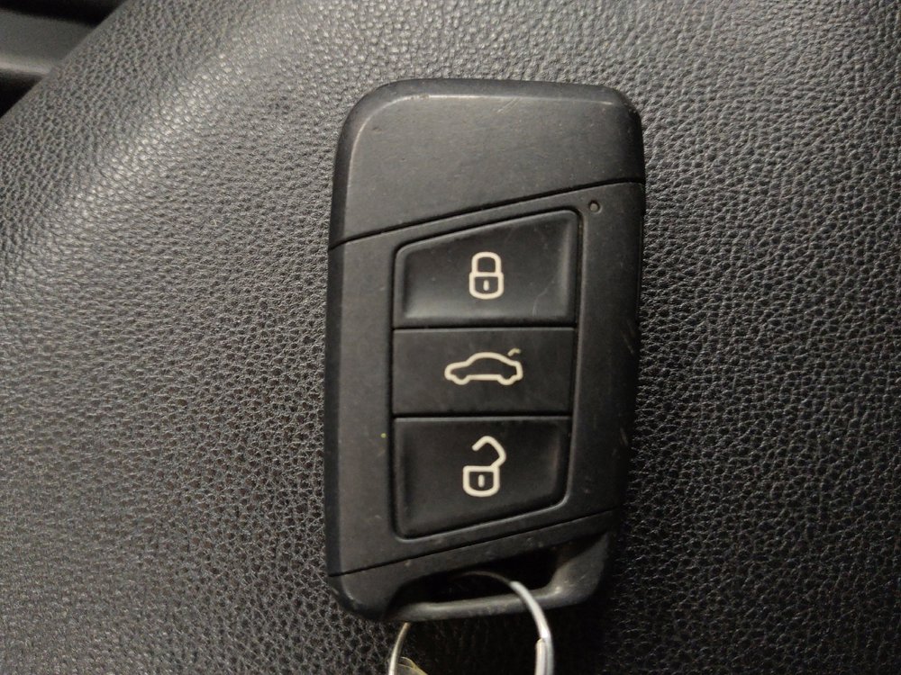 Used 2019 Volkswagen Jetta SEL FWD image 32