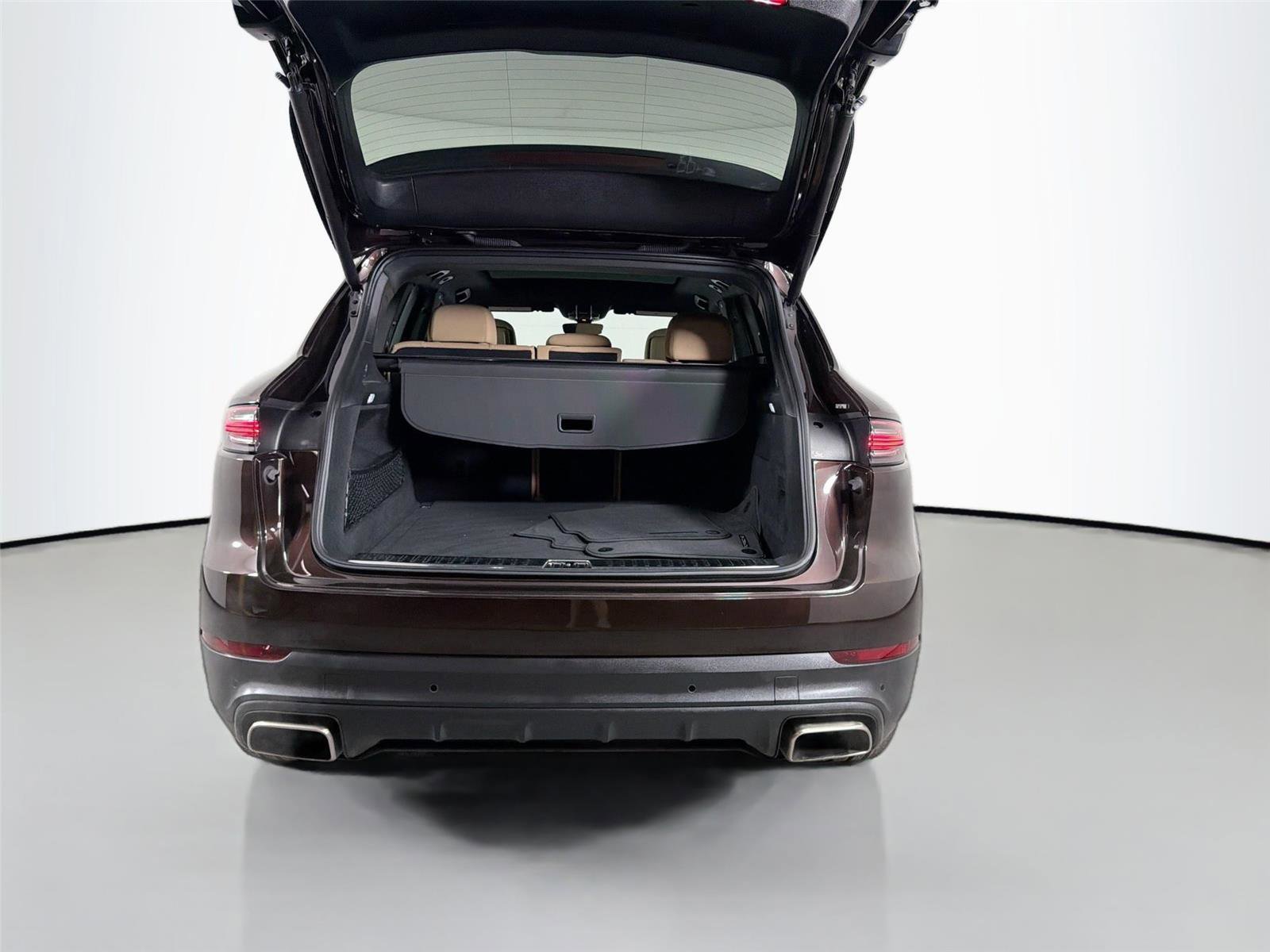 Certified 2022 Porsche Cayenne GTS AWD/4WD image 36