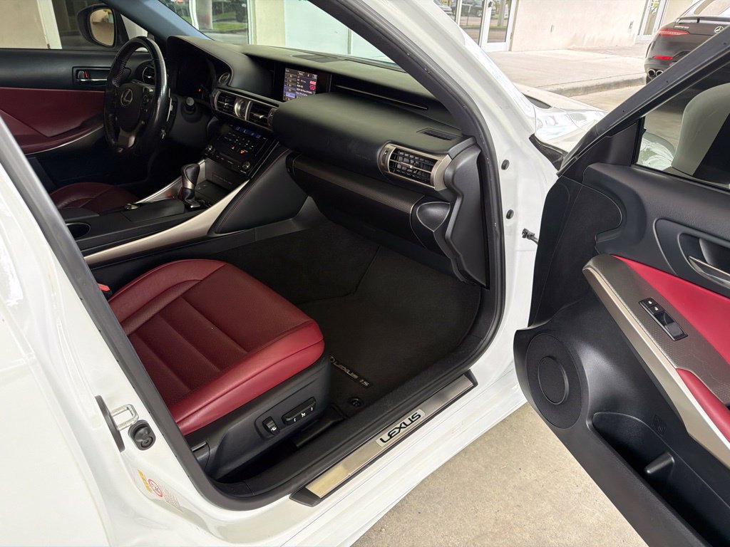 Used 2016 Lexus IS 200t w/ F Sport Package RWD image 28