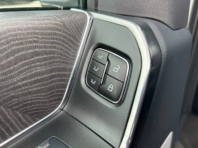 Used 2025 Ford F350 Platinum AWD/4WD image 40