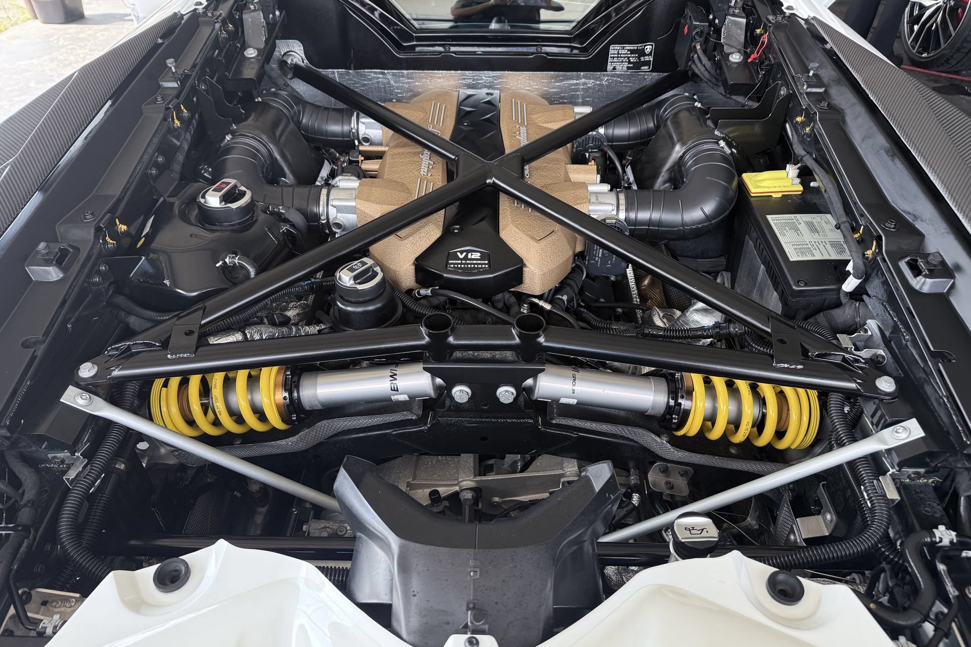 Used 2021 Lamborghini Aventador SVJ AWD/4WD image 35