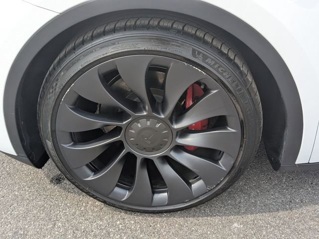 Used 2024 Tesla Model Y Performance image 26