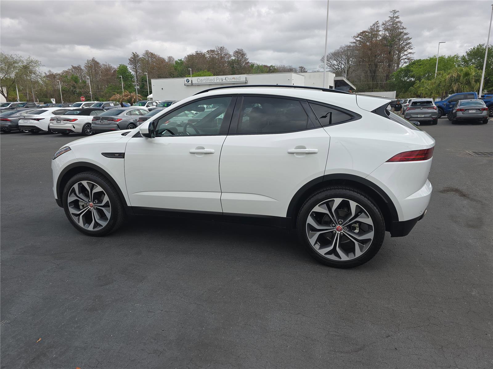 Used 2020 Jaguar E-PACE SE image 7