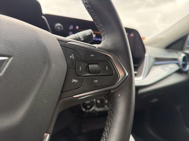 Used 2024 Chevrolet Trax LT w/ Driver Confidence Package image 39