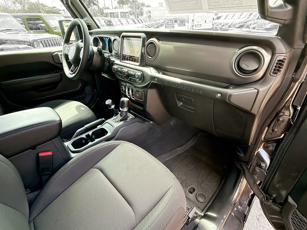 Used 2023 Jeep Wrangler Willys image 33