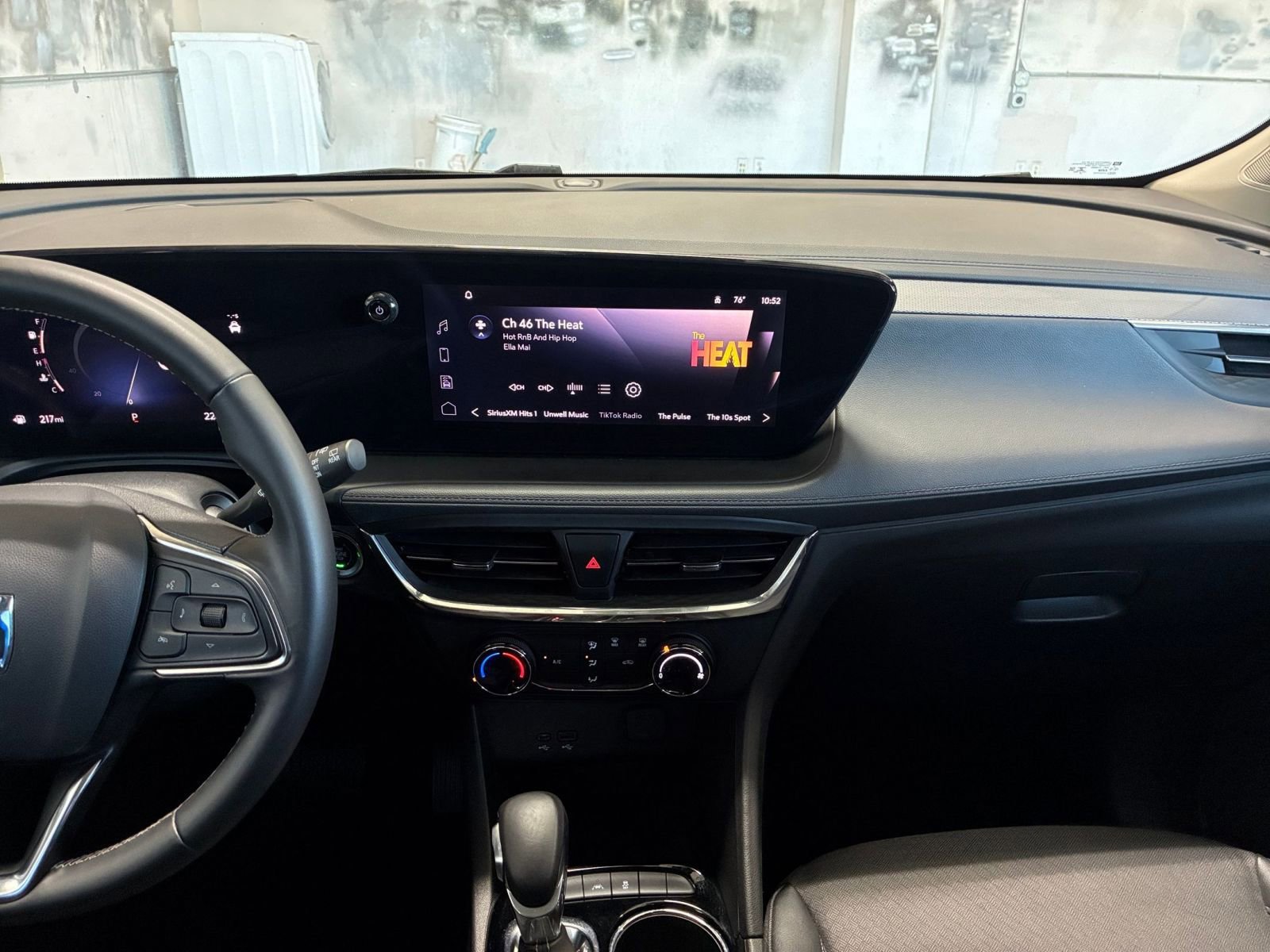 Used 2025 Buick Encore GX Preferred image 17