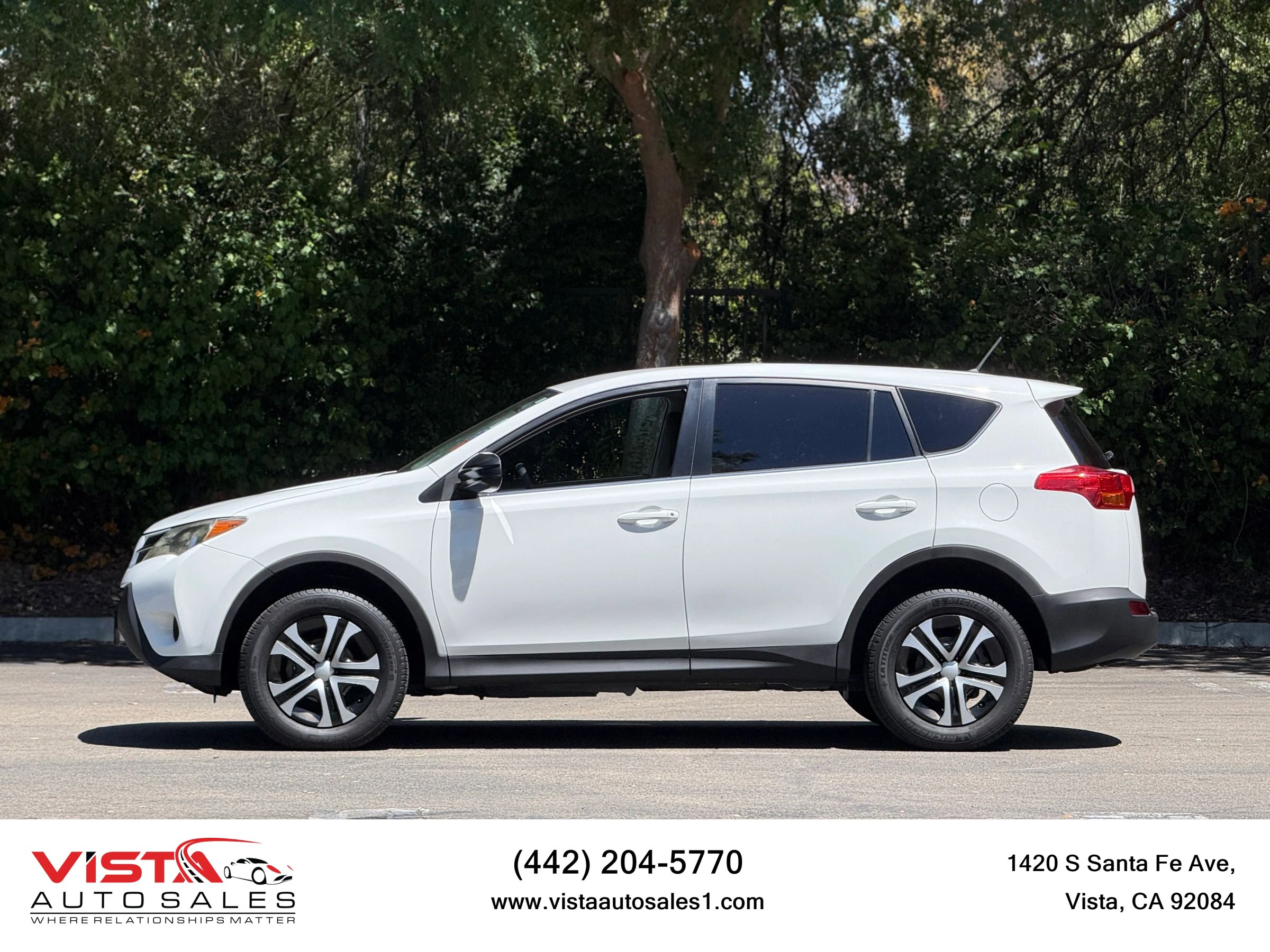 Used 2015 Toyota RAV4 LE image 1