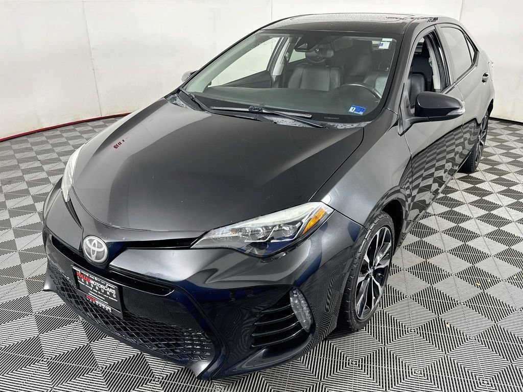 Used 2017 Toyota Corolla SE w/ Carpet Mat Package (TMS) FWD image 3