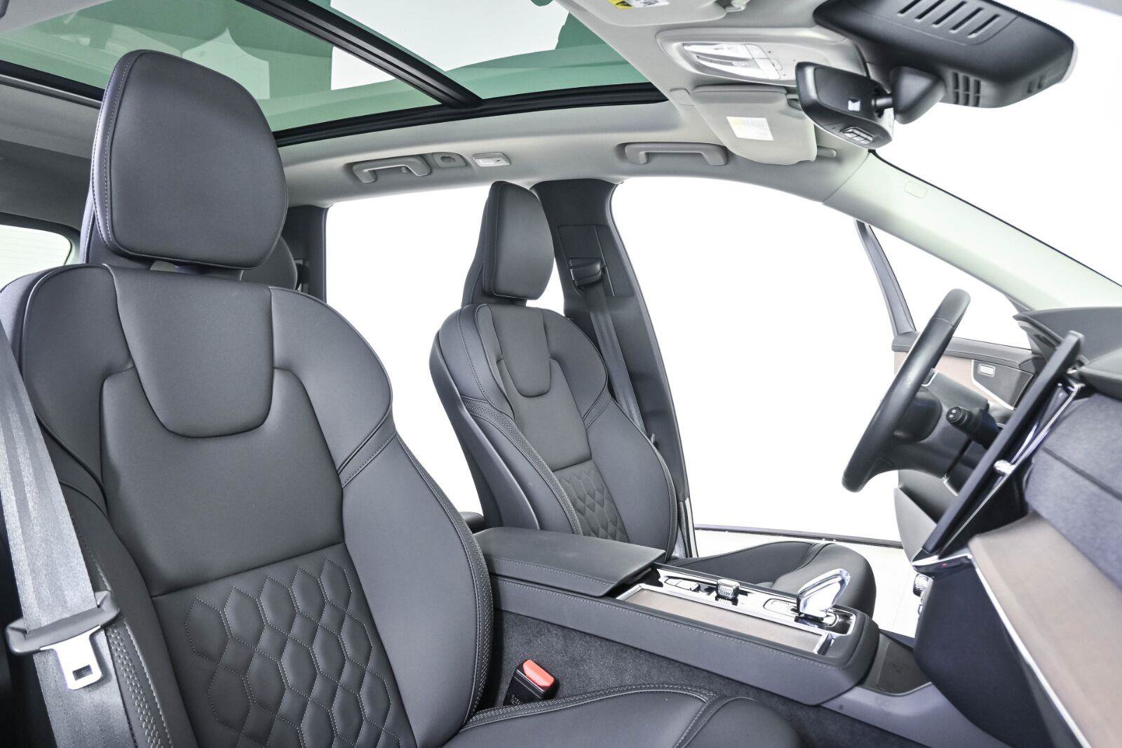 Certified 2025 Volvo XC90 T8 Core AWD/4WD image 22