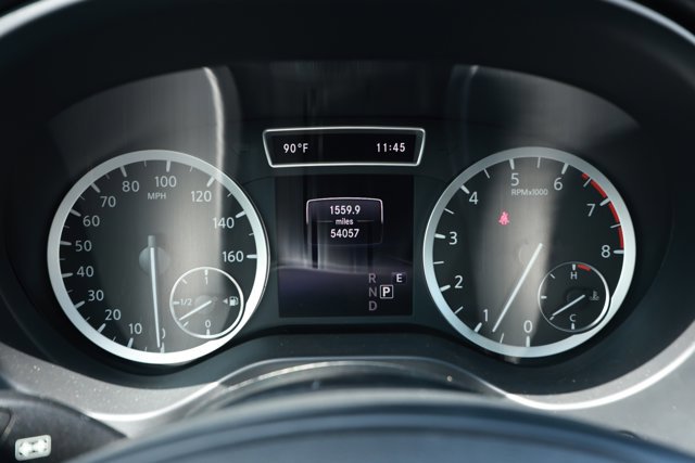 Used 2019 INFINITI QX30 w/ Cargo Package FWD image 12