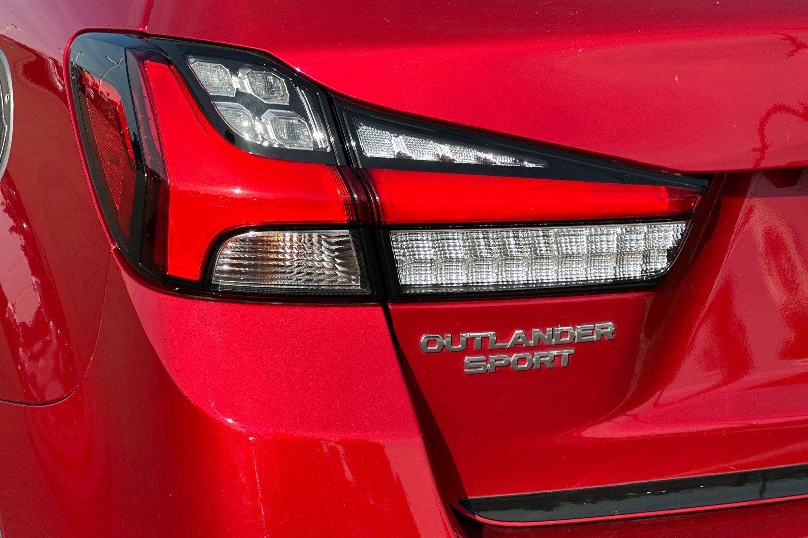 Used 2021 Mitsubishi Outlander Sport Black Edition image 29