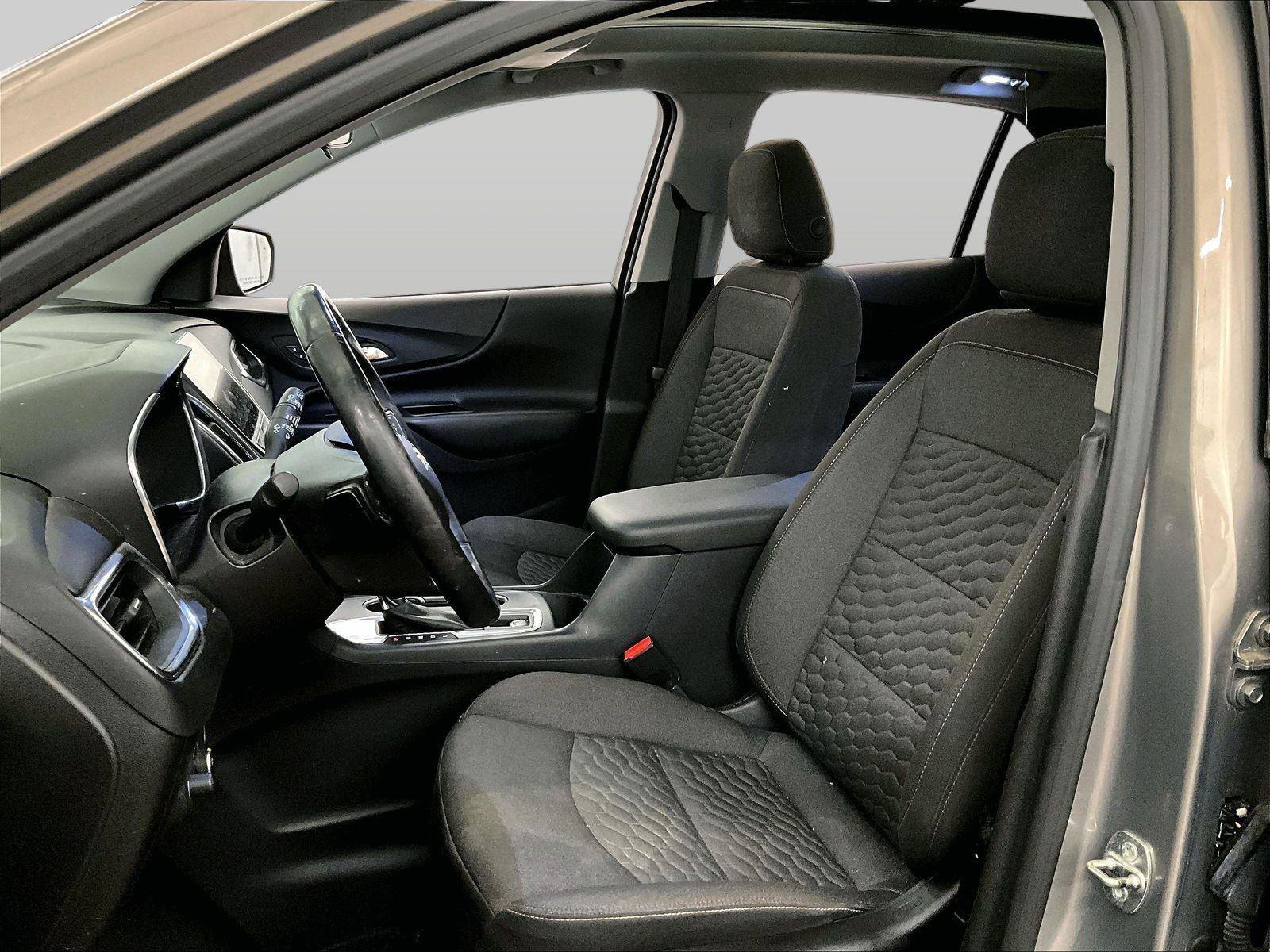 Used 2019 Chevrolet Equinox LT w/ Sun & Navigation Package image 24