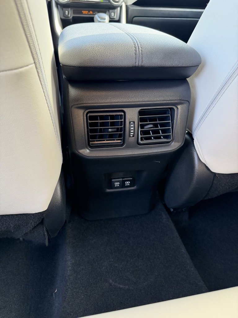 Used 2021 Toyota RAV4 XLE Premium image 29