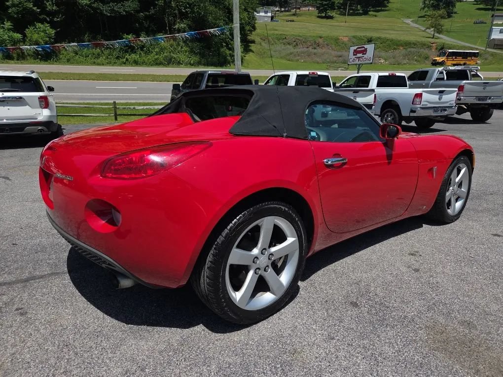 Used 2006 Pontiac Solstice Convertible w/ Premium Package RWD image 5