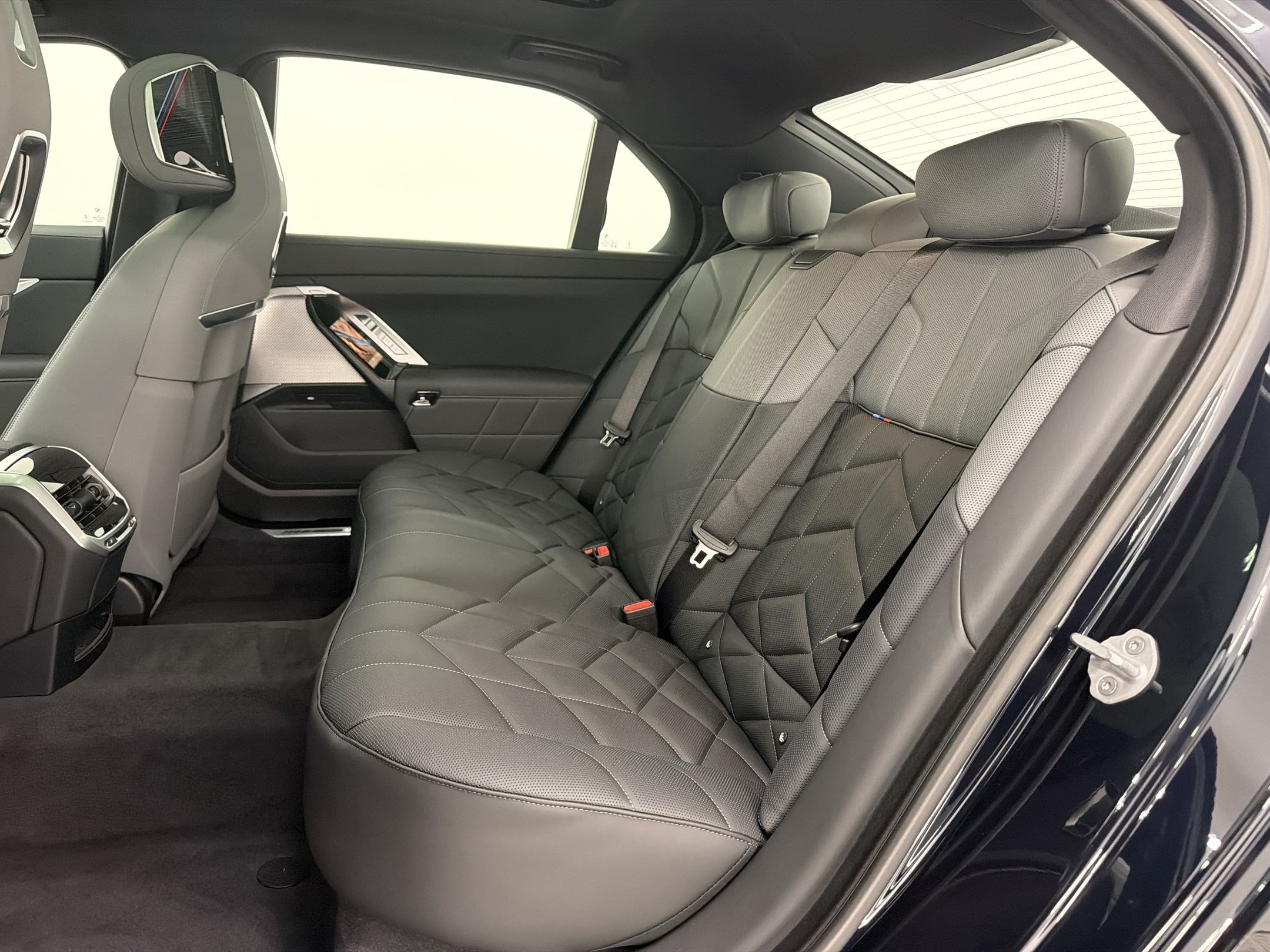 New 2026 BMW 740i xDrive w/ Executive Package AWD/4WD image 22