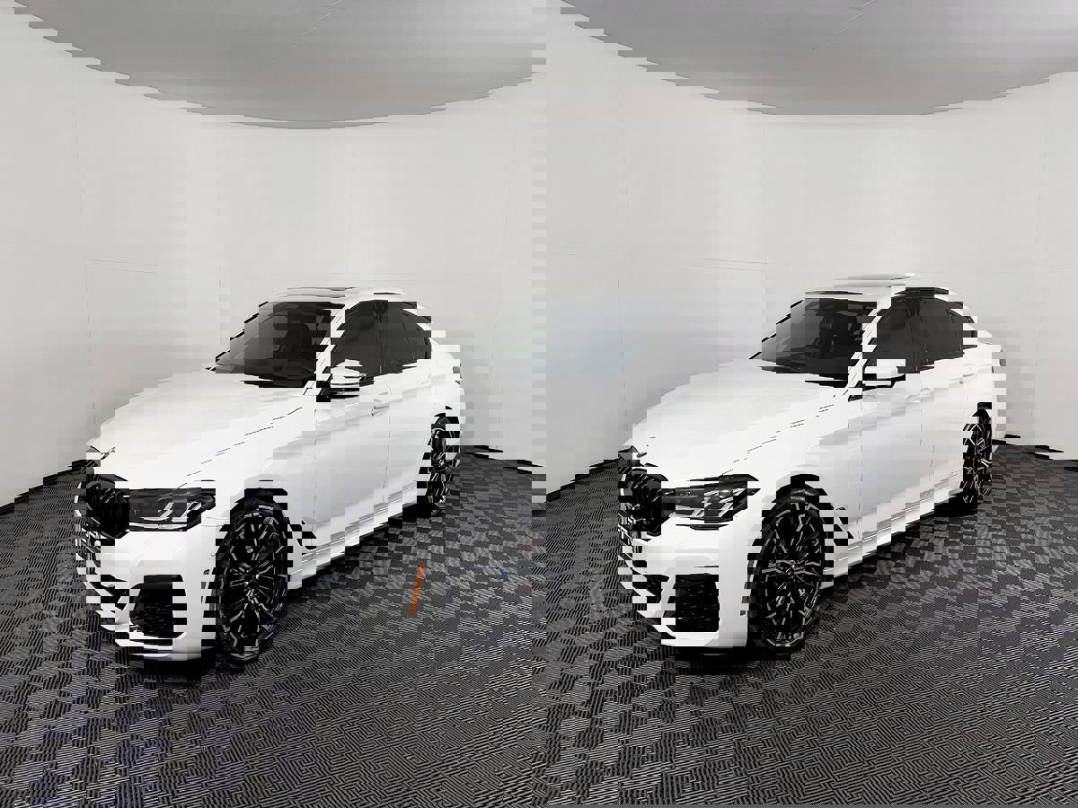 Used 2022 BMW M550i xDrive w/ Executive Package image 2