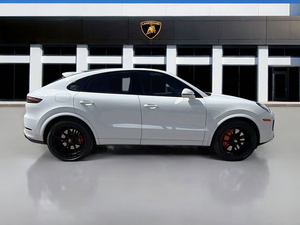 Used 2020 Porsche Cayenne Turbo image 6