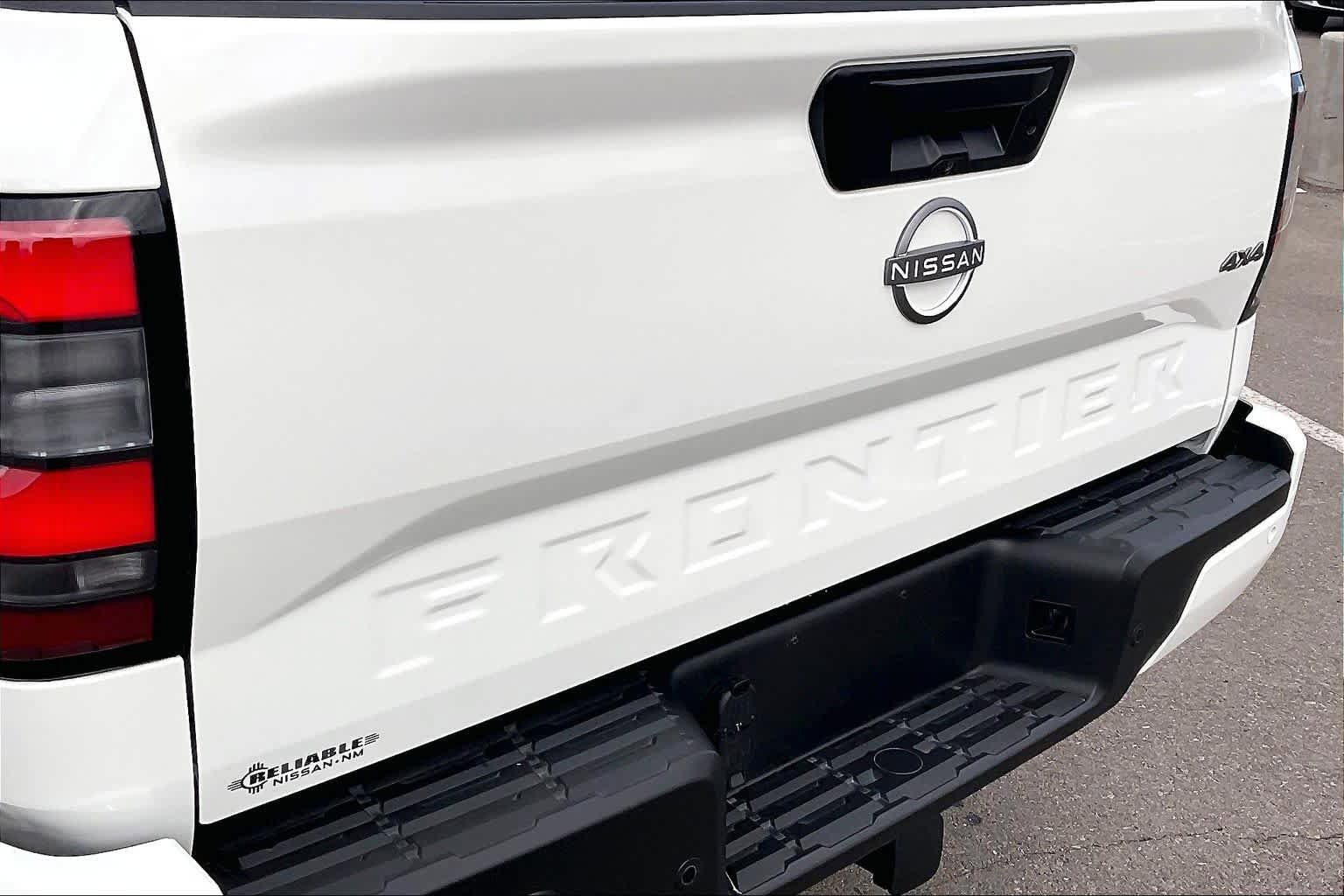 Used 2025 Nissan Frontier SV AWD/4WD image 29