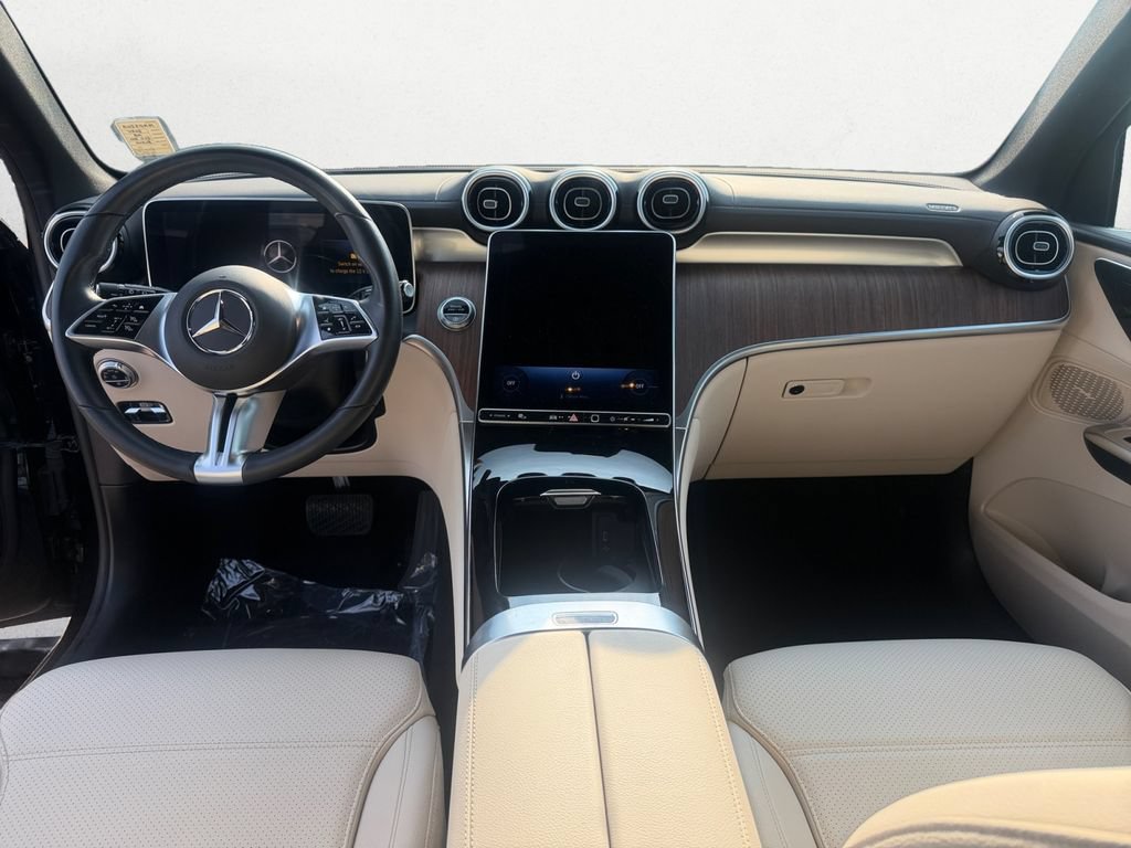 Used 2024 Mercedes-Benz GLC 300 image 9