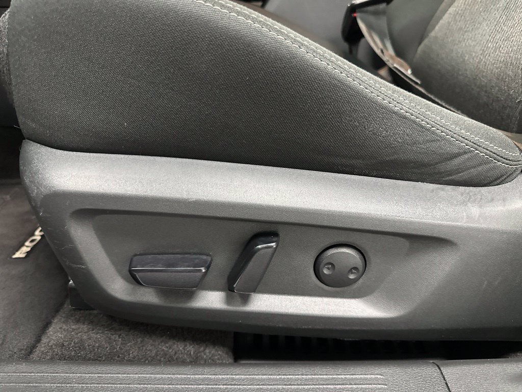 Used 2024 Nissan Rogue SV AWD/4WD image 16