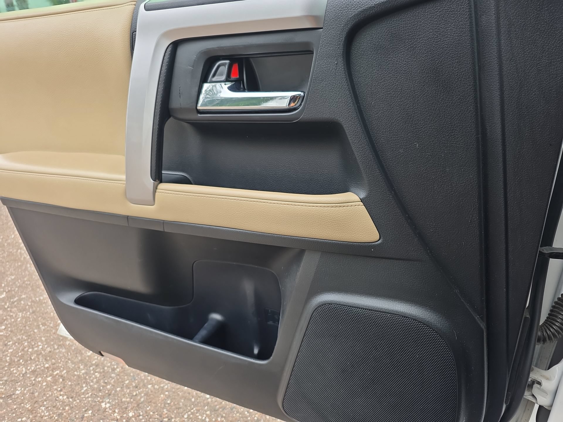 Used 2017 Toyota 4Runner SR5 Premium RWD image 33