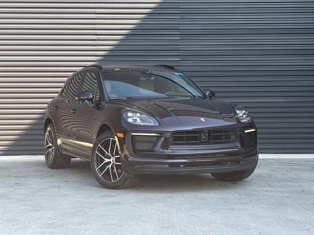 Certified 2023 Porsche Macan image 9