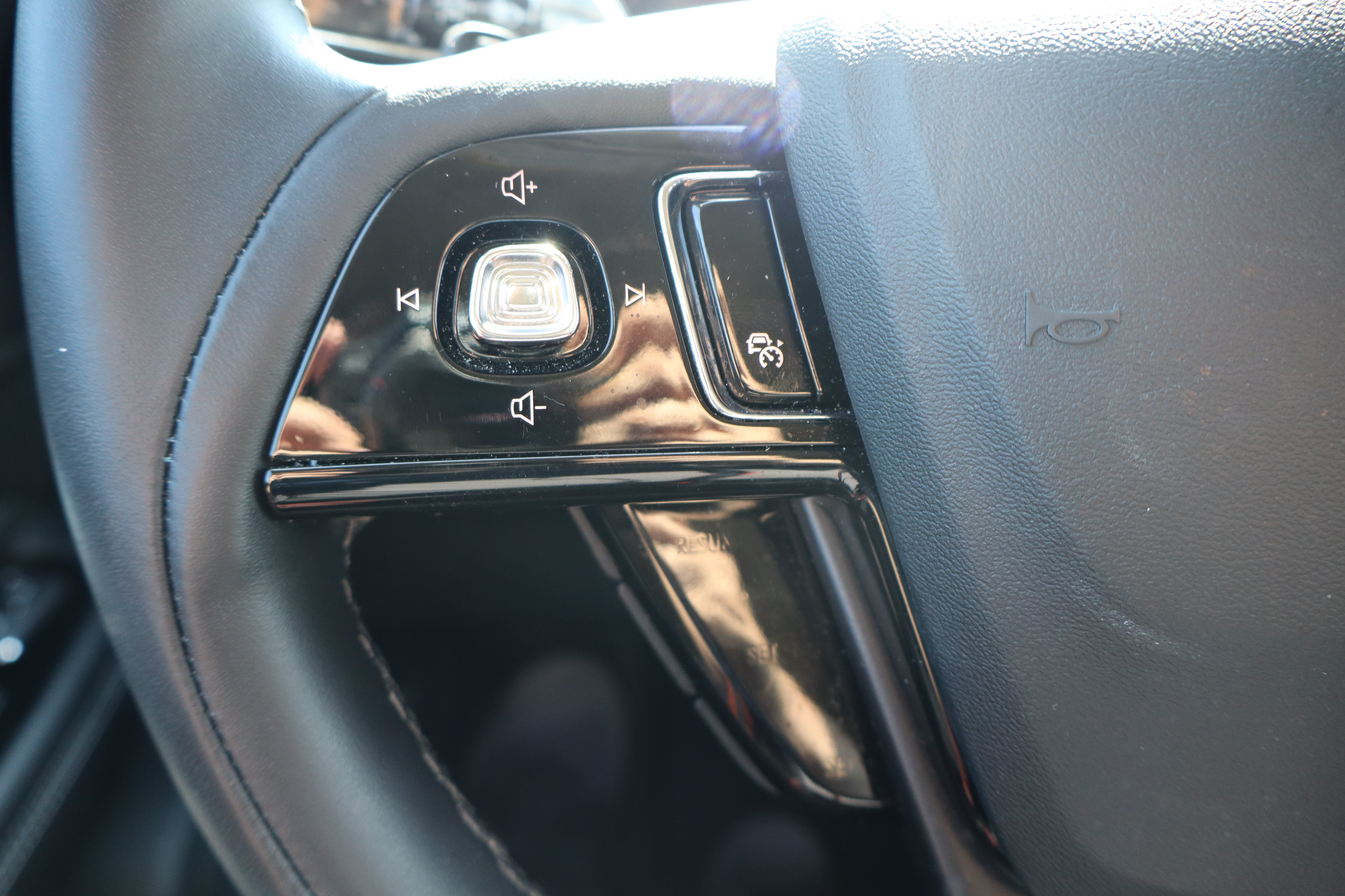 Used 2025 Lincoln Corsair Reserve AWD/4WD image 15