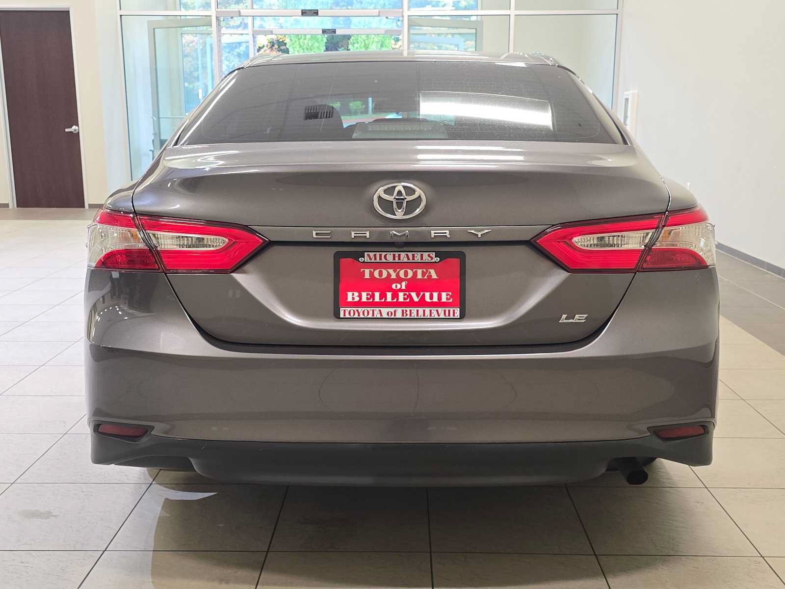 Used 2018 Toyota Camry LE FWD image 5