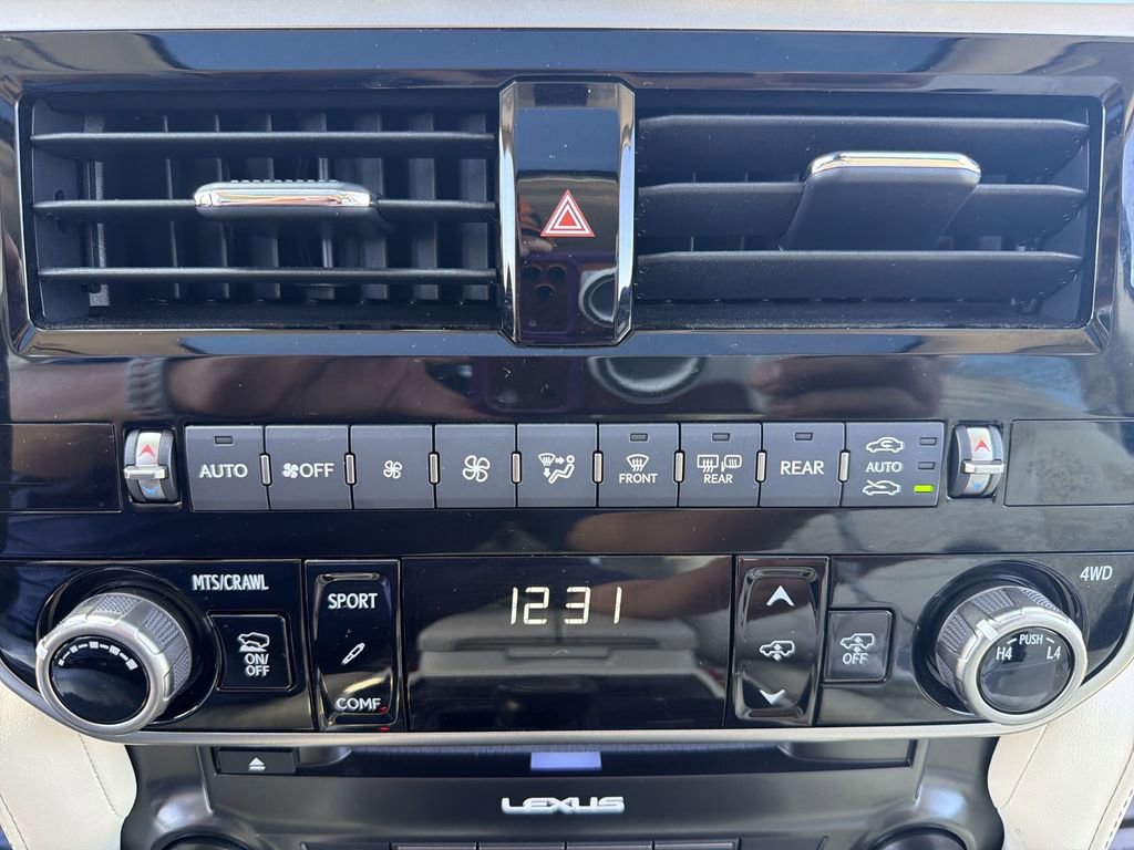 Used 2023 Lexus GX 460 Luxury w/ Off Road Package AWD/4WD image 17