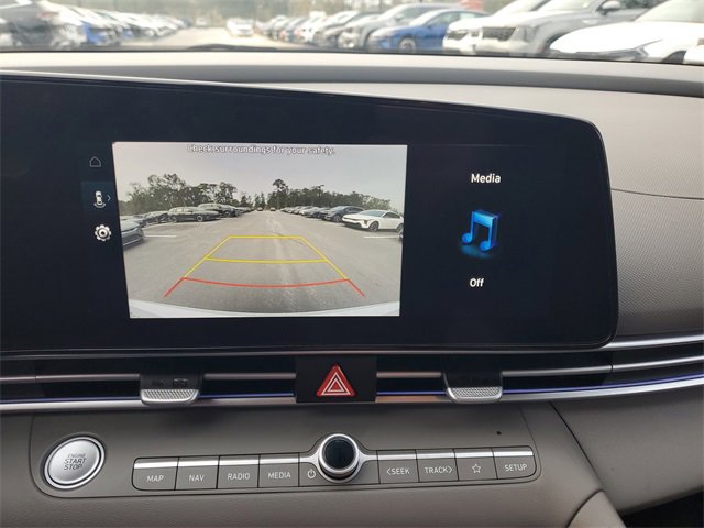 Used 2024 Hyundai Elantra SEL image 21