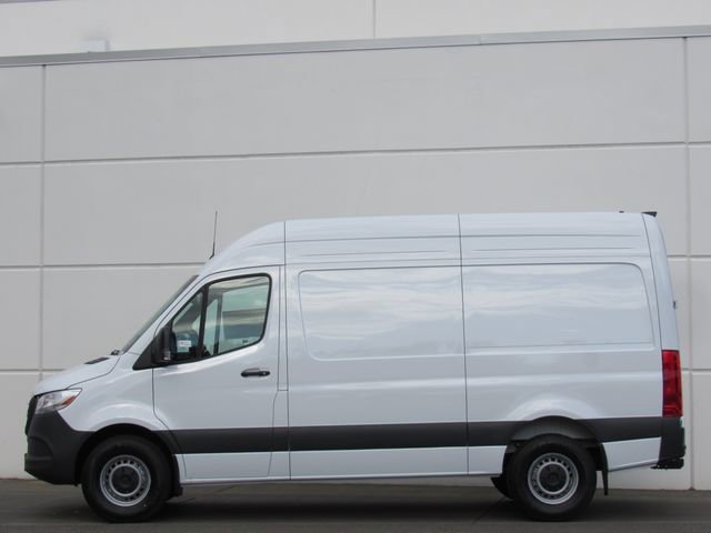 Used 2025 Mercedes-Benz Sprinter 2500 image 4